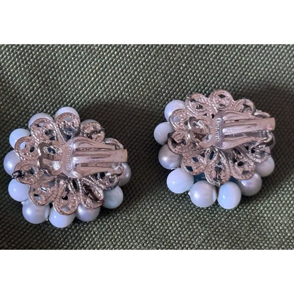 Vintage Blue White Beaded Cluster Design Clip-On Earrings - Picture 5 of 9